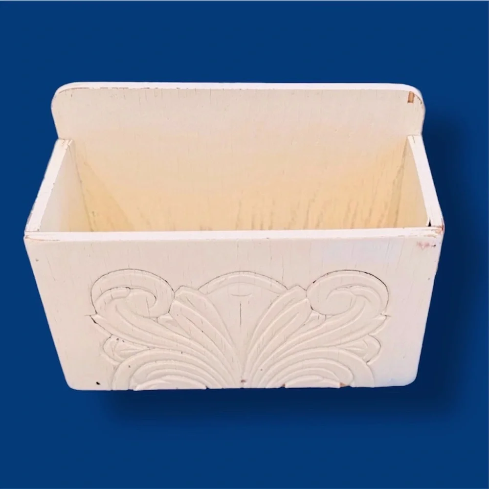 Shabby Chic wooden ivory